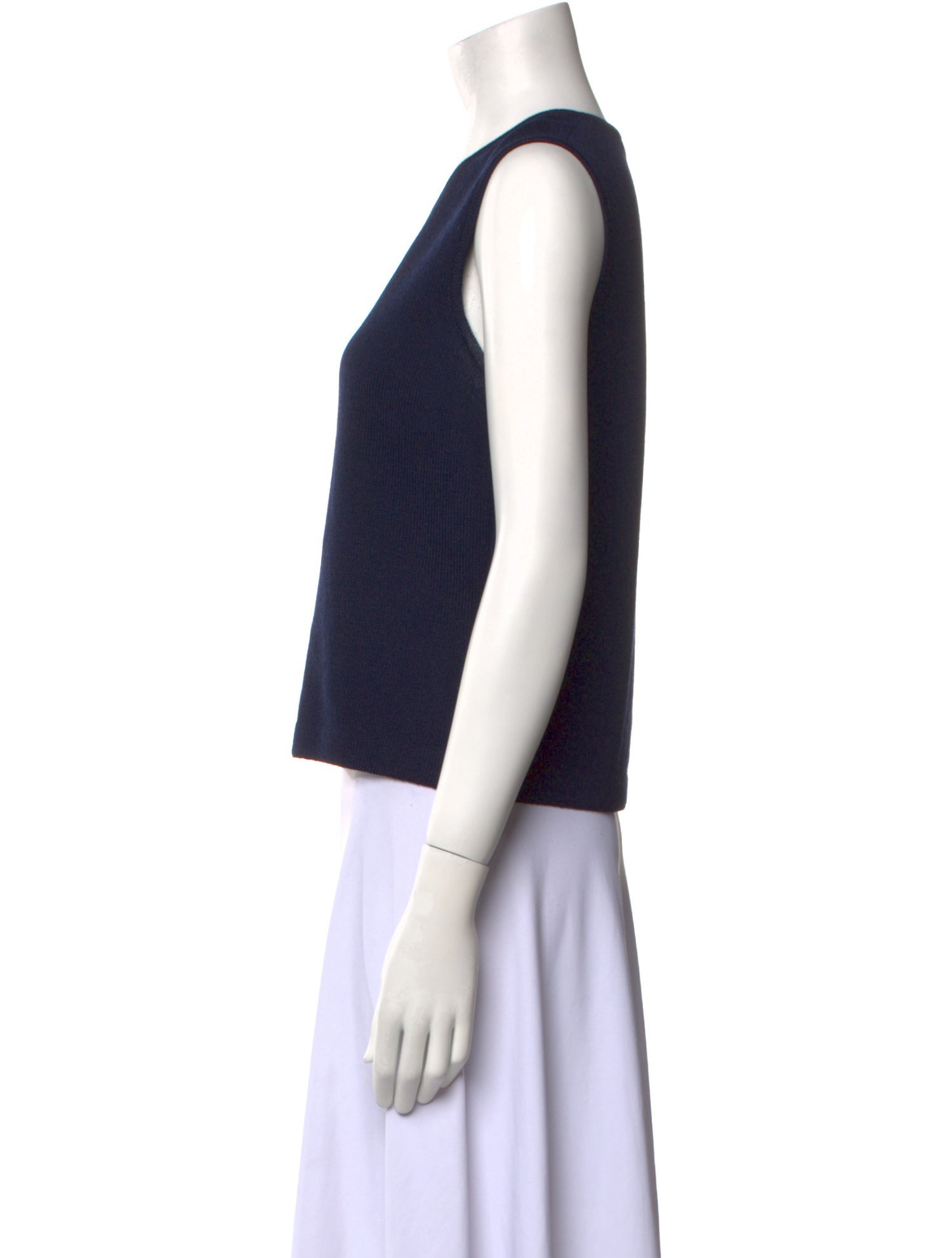 St. John V-Neck Sleeveless Top