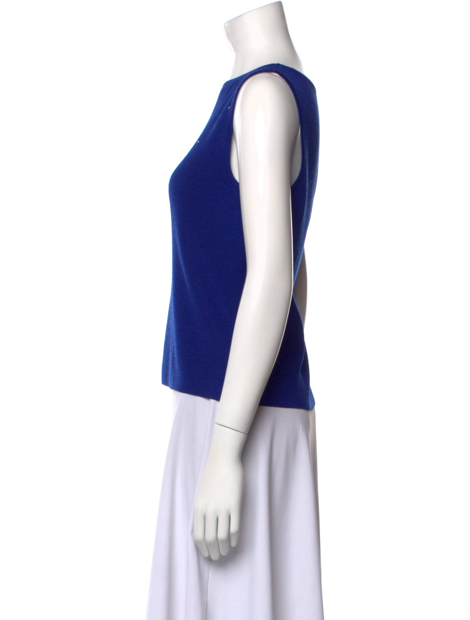 St. John Bateau Neckline Sleeveless Top