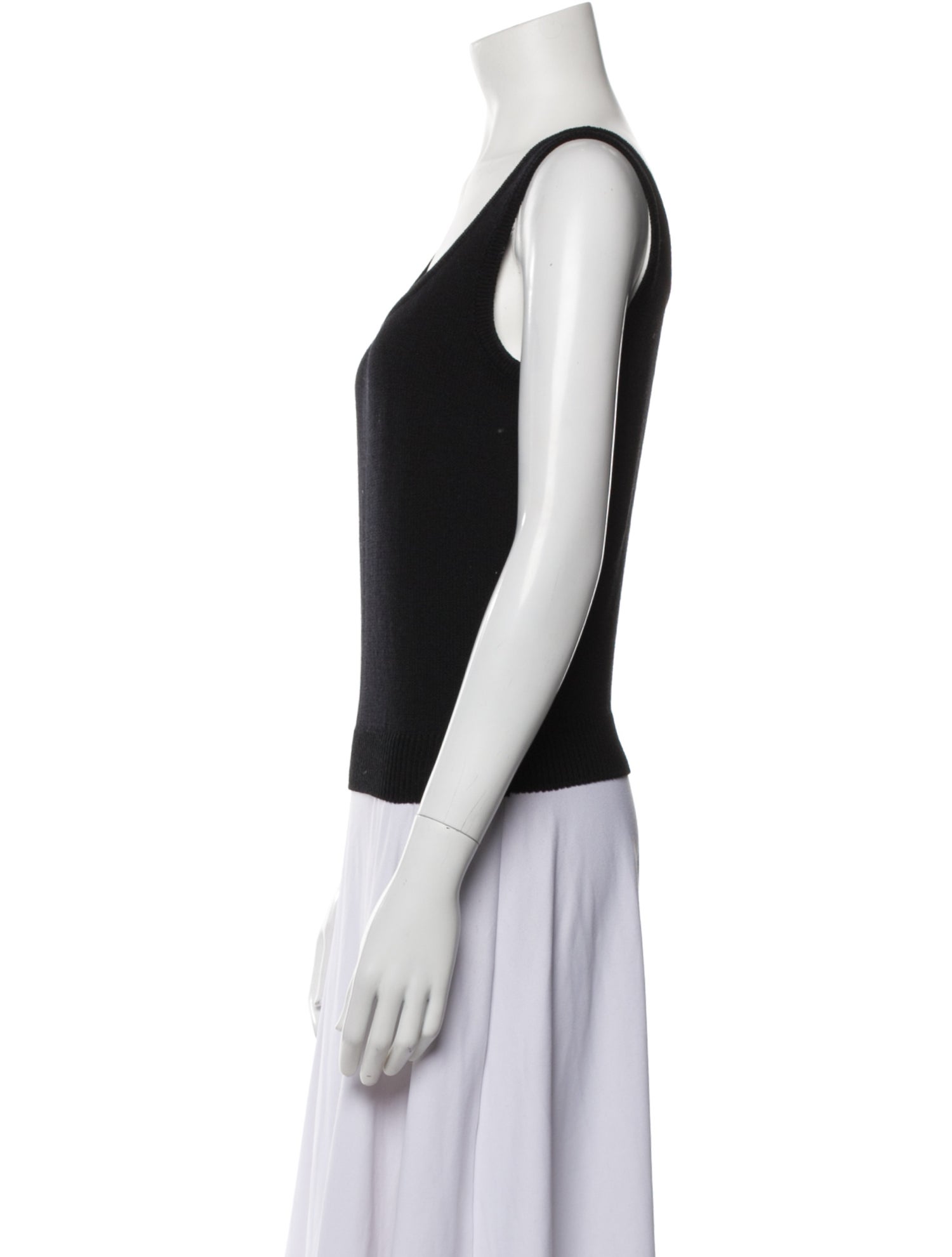 St. John Scoop Neck Sleeveless Top