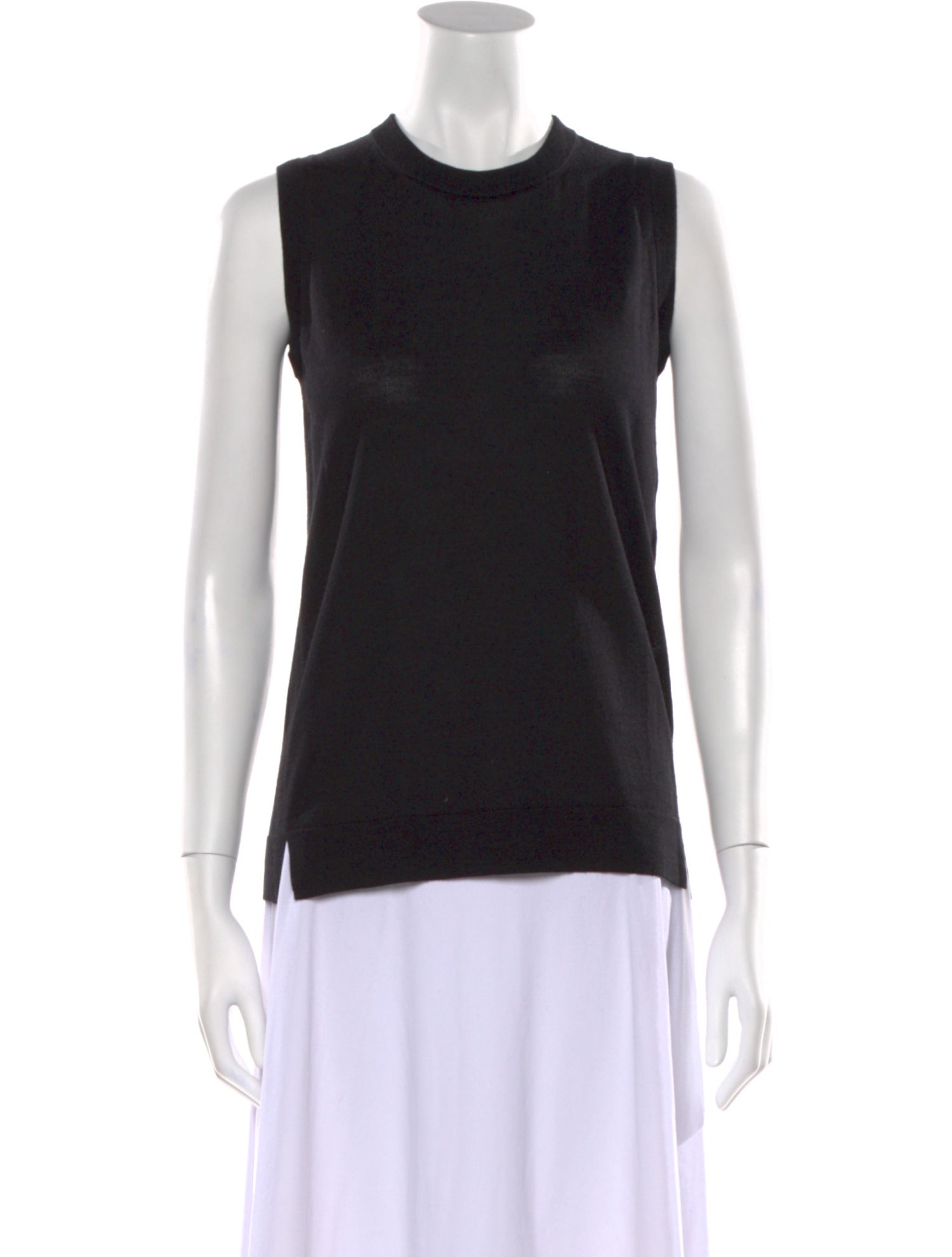 St. John Crew Neck Sleeveless Top
