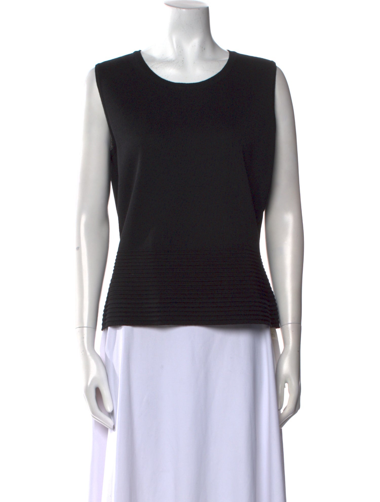 St. John Scoop Neck Sleeveless Top