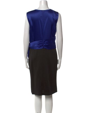 St. John Scoop Neck Knee-Length Dress