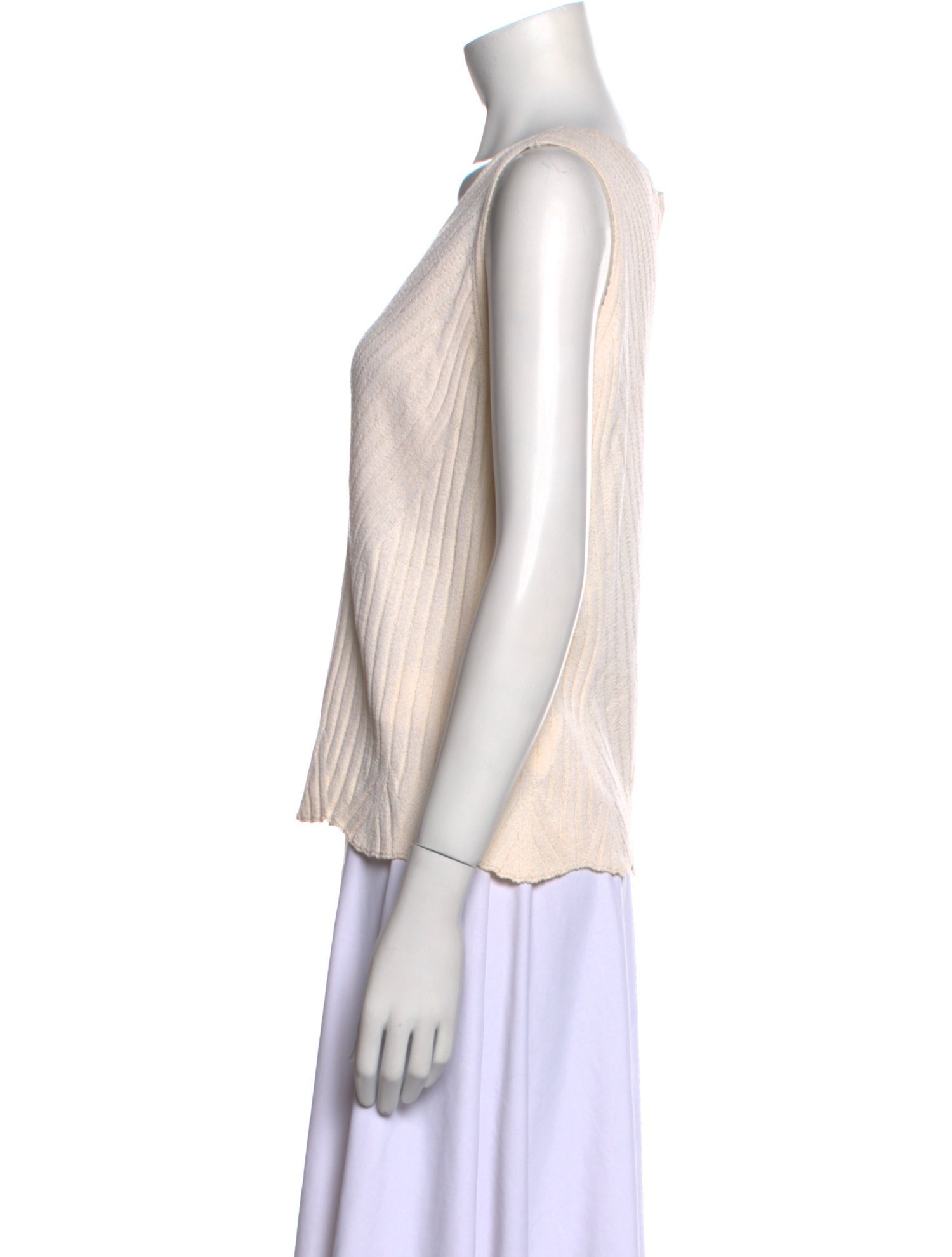St. John V-Neck Sleeveless Top