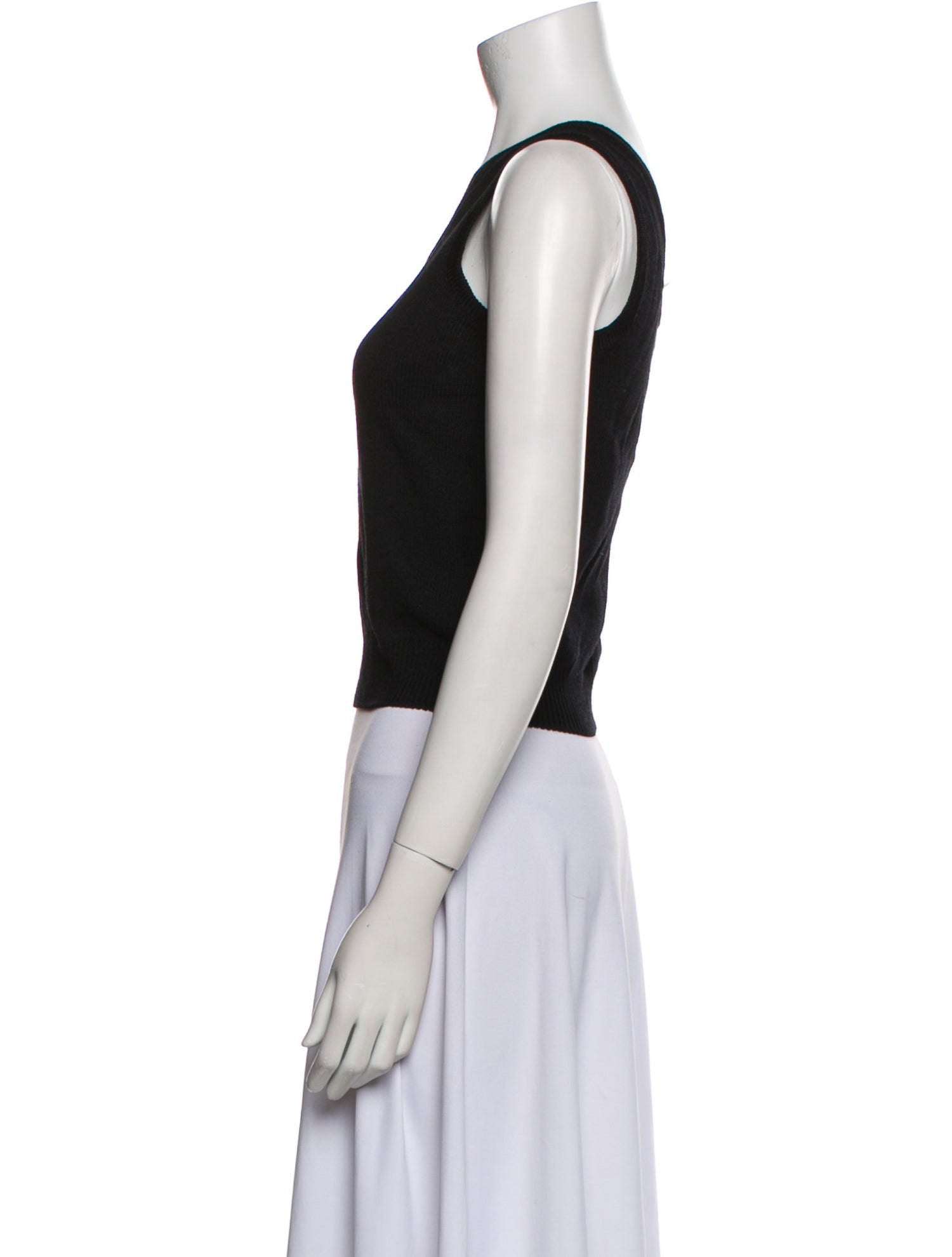 St. John Scoop Neck Sleeveless Crop Top