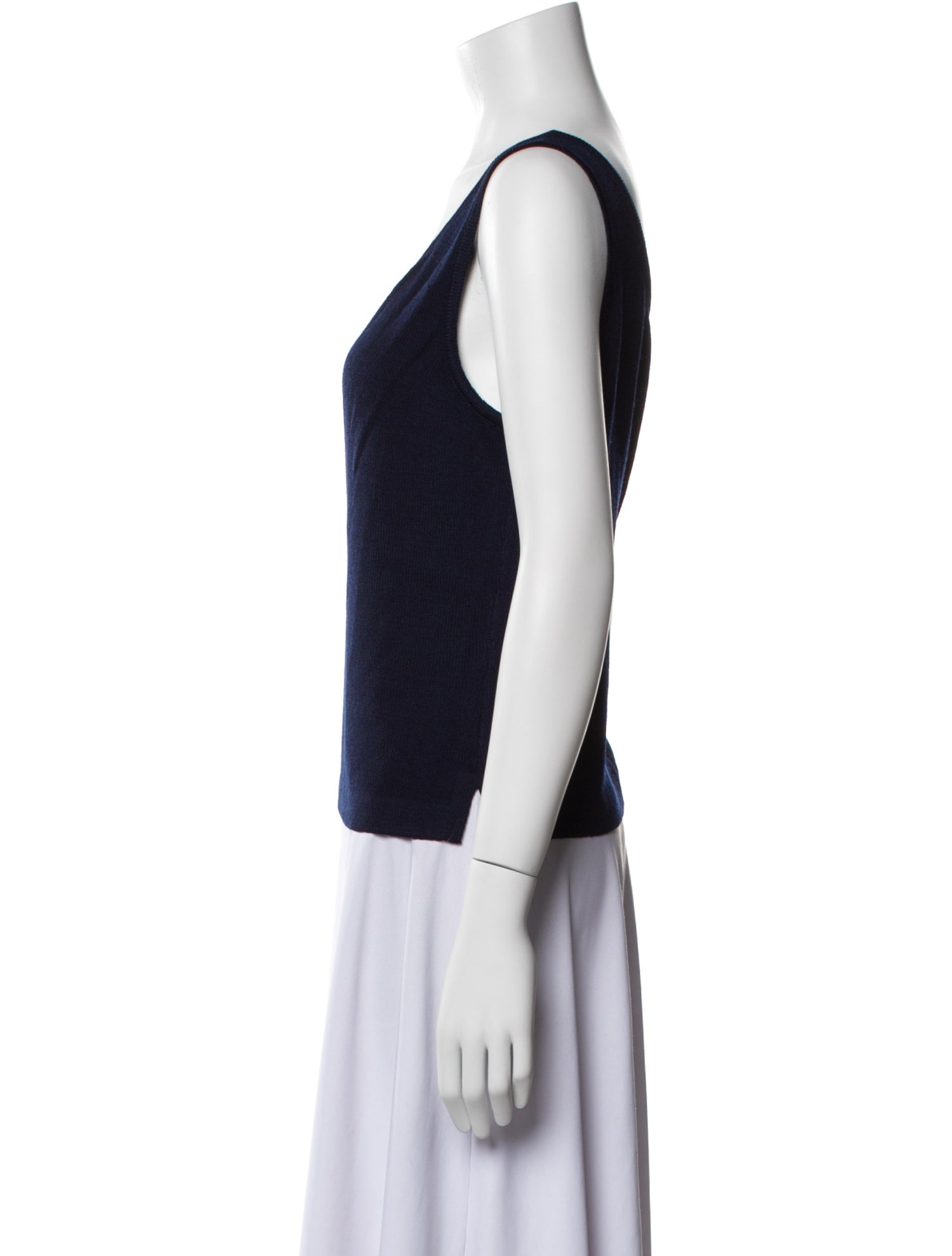 St. John Scoop Neck Sleeveless Top