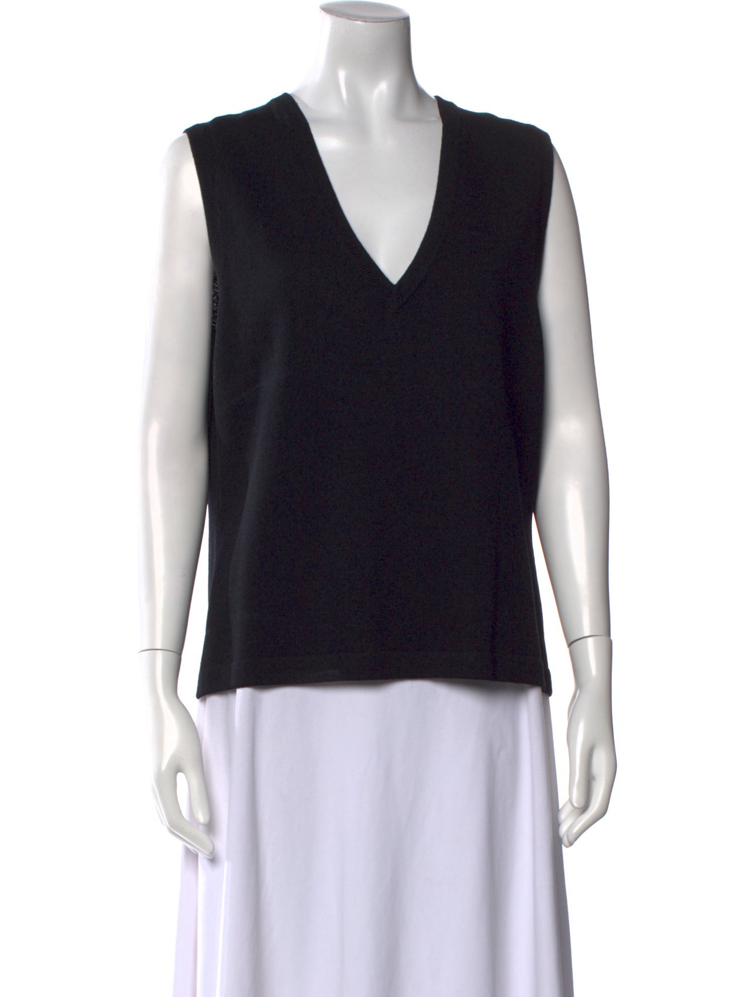 St. John V-Neck Sleeveless Top