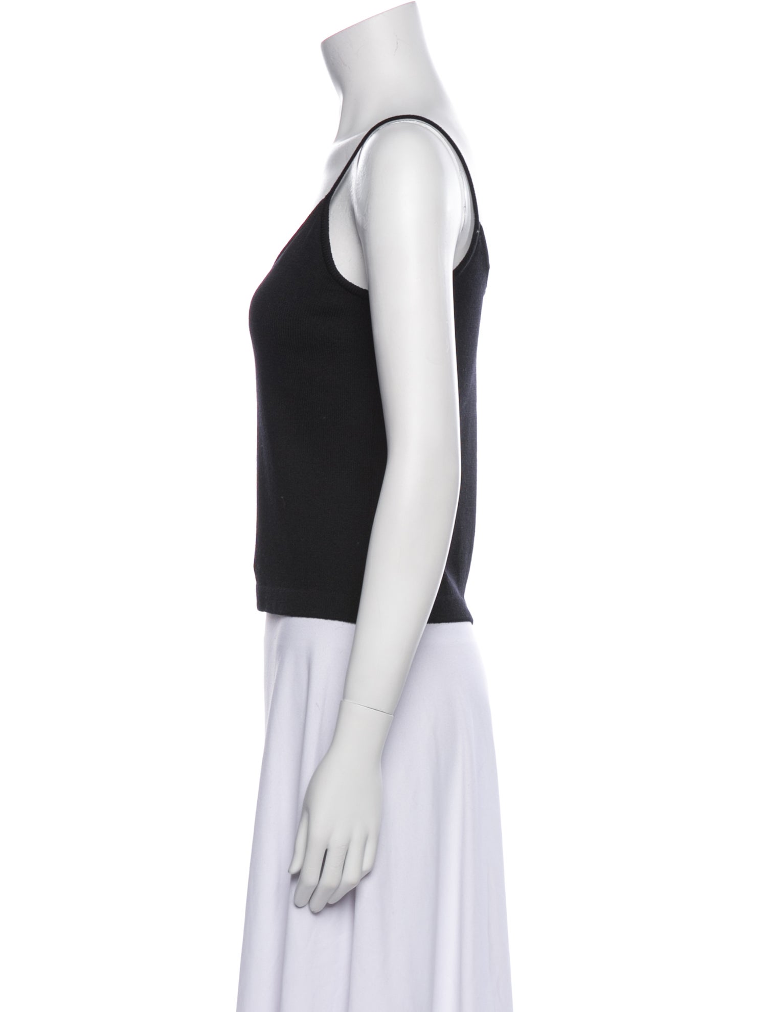 St. John V-Neck Sleeveless Top