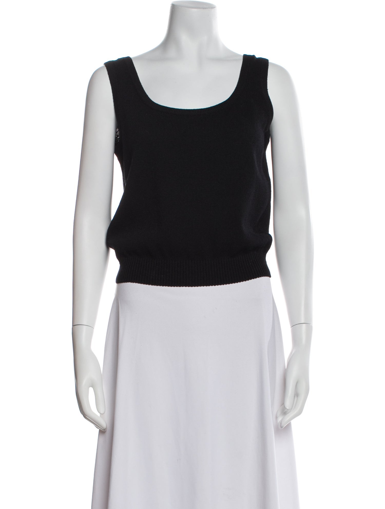 St. John Scoop Neck Sleeveless Crop Top