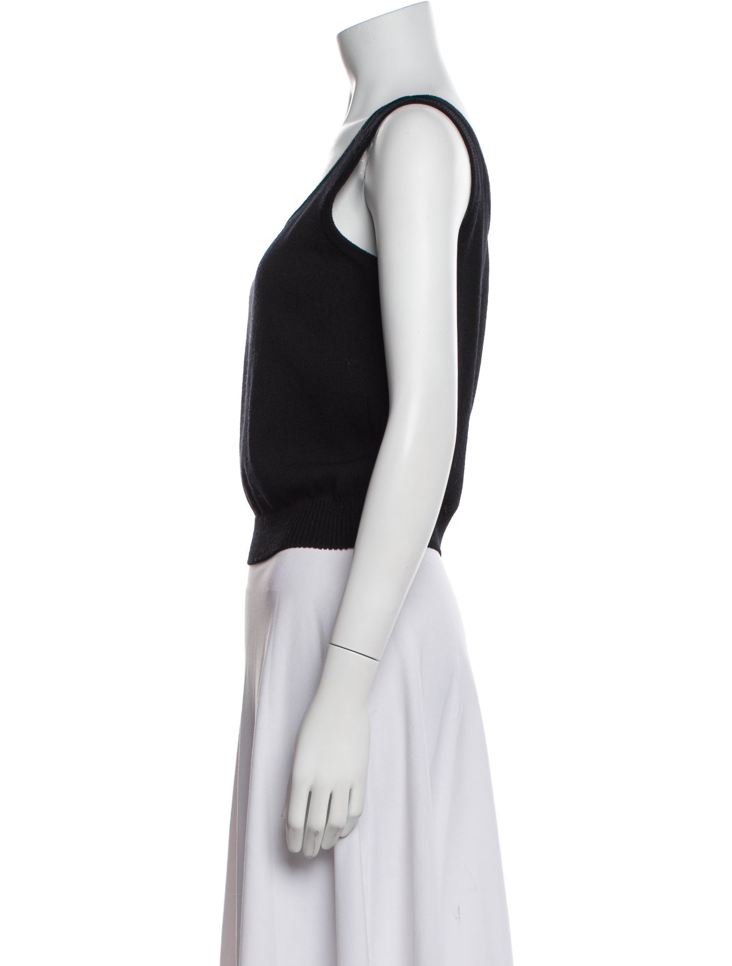 St. John Scoop Neck Sleeveless Crop Top