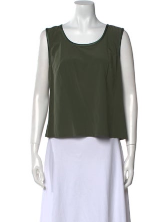 St. John Scoop Neck Sleeveless Crop Top
