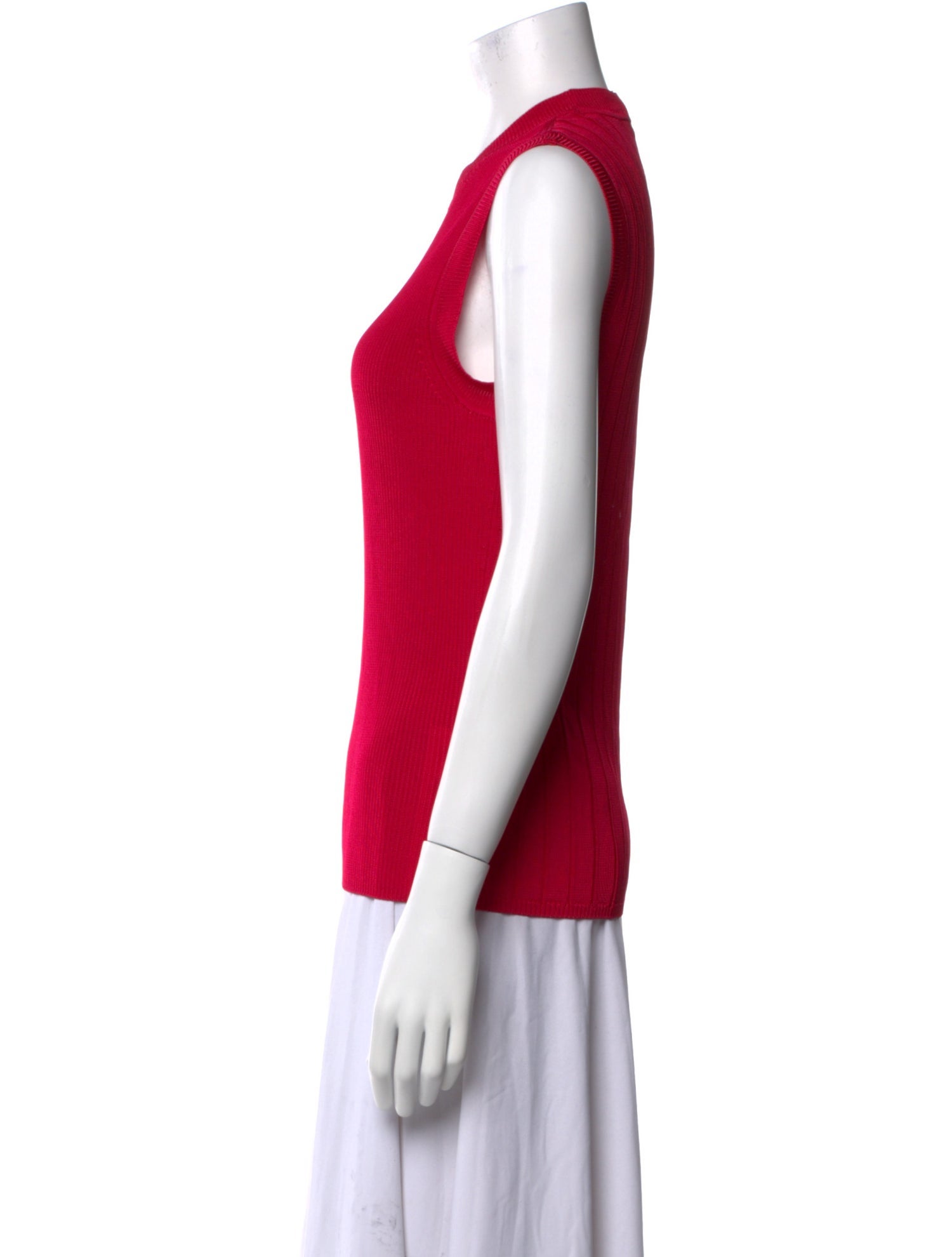 St. John Crew Neck Sleeveless Top