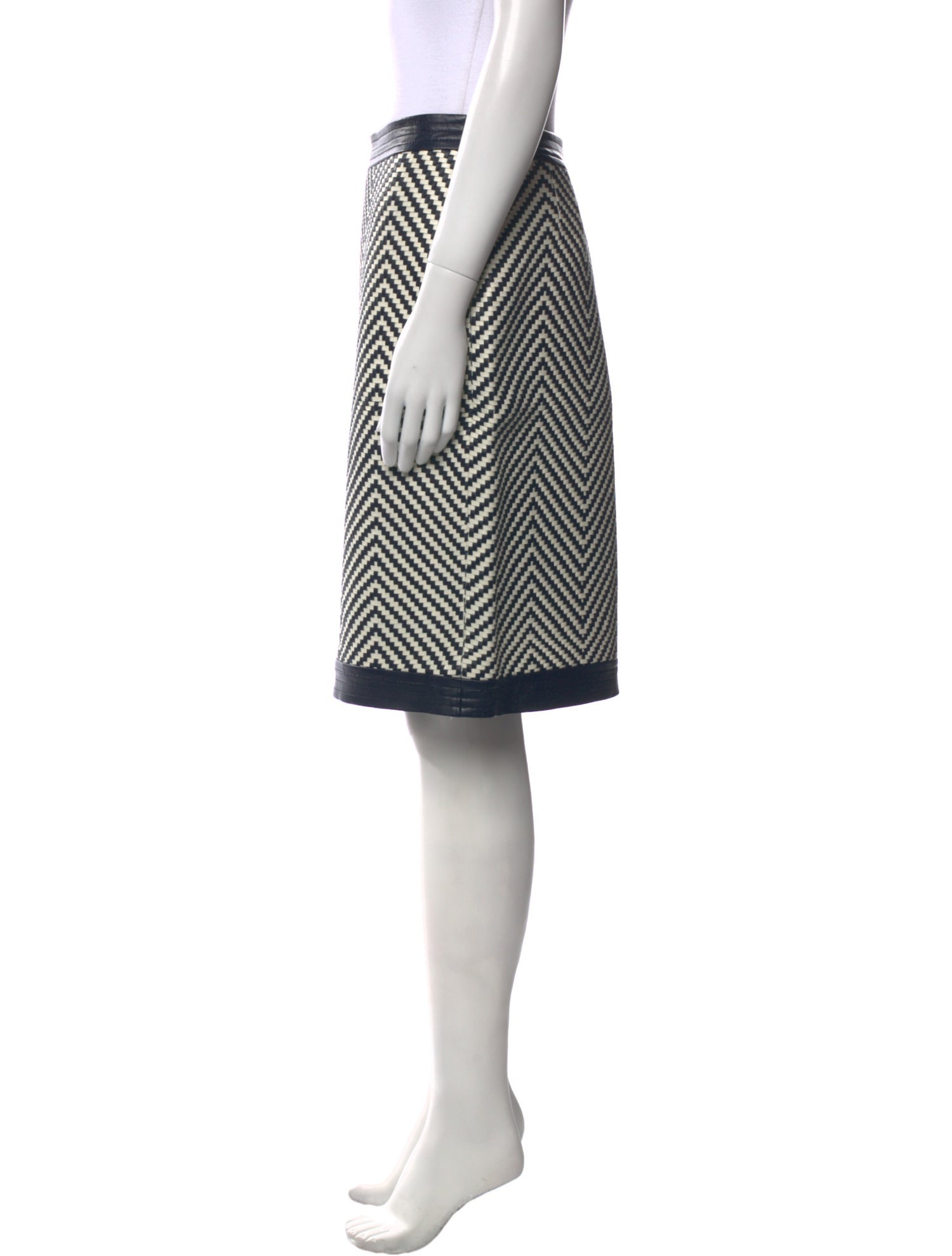 St. John Lamb Leather Mini Skirt