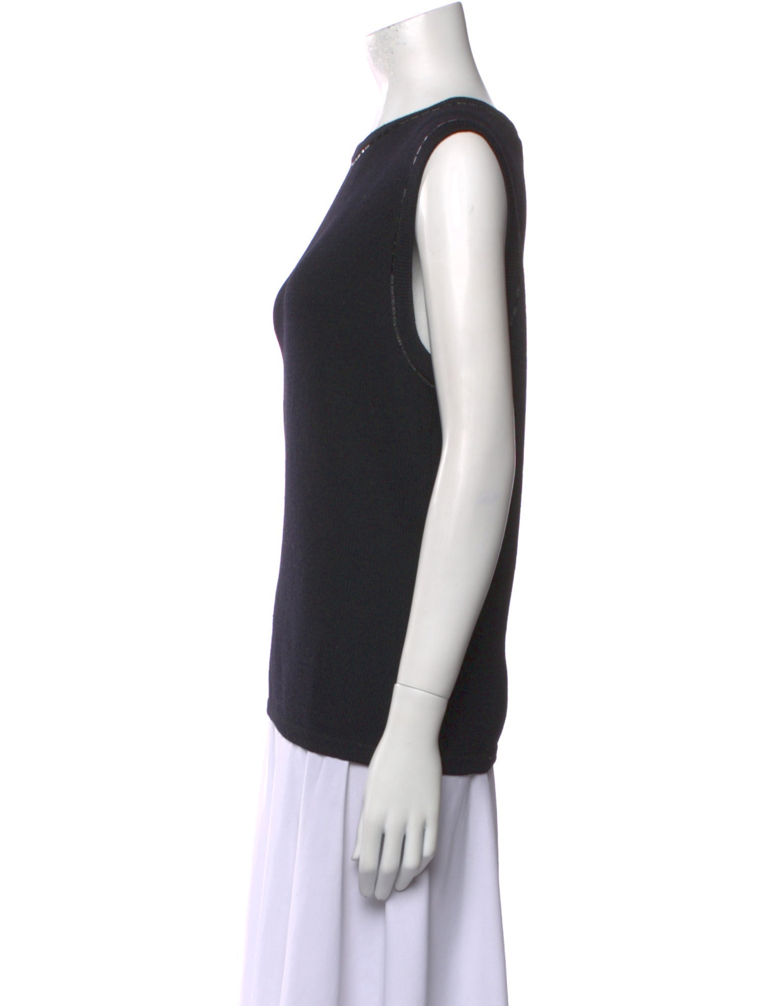 St. John Crew Neck Sleeveless Top