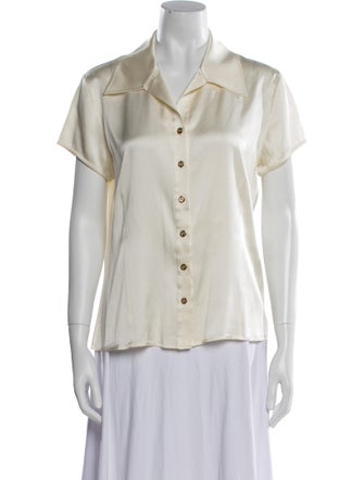 St. John Silk Short Sleeve Button-Up Top