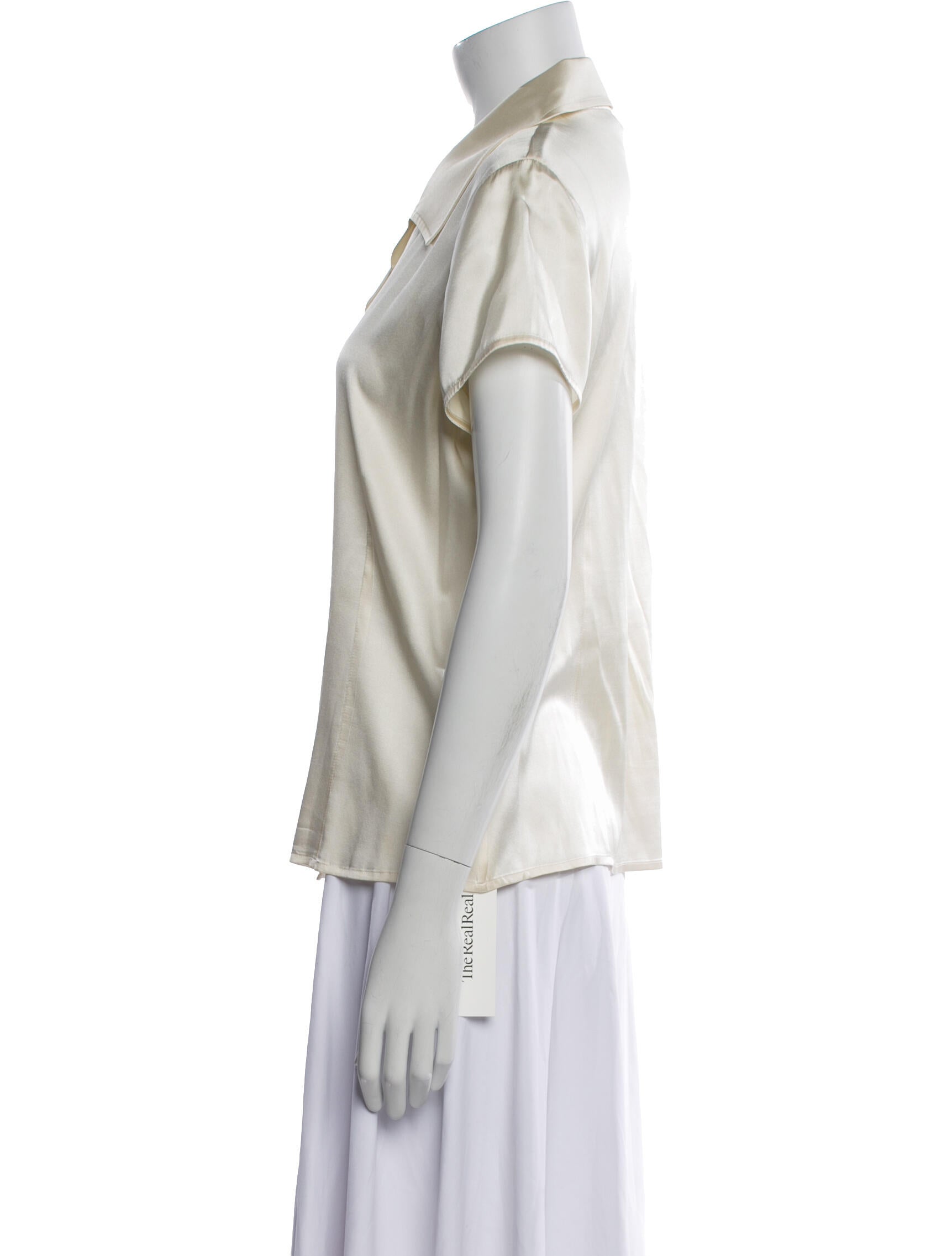 St. John Silk Short Sleeve Button-Up Top