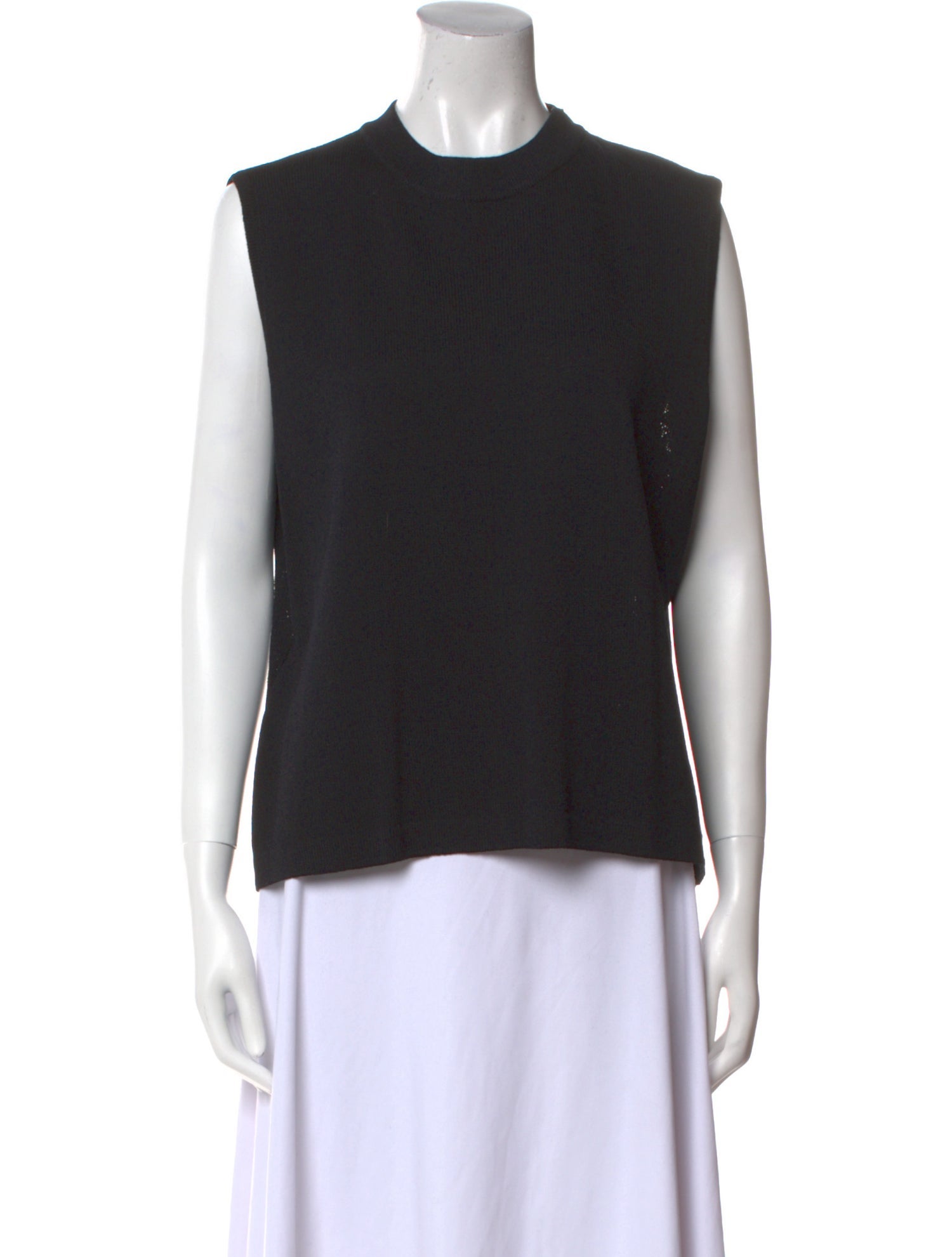 St. John Crew Neck Sleeveless Top