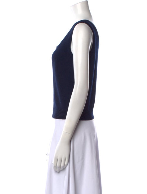 St. John Scoop Neck Sleeveless Crop Top
