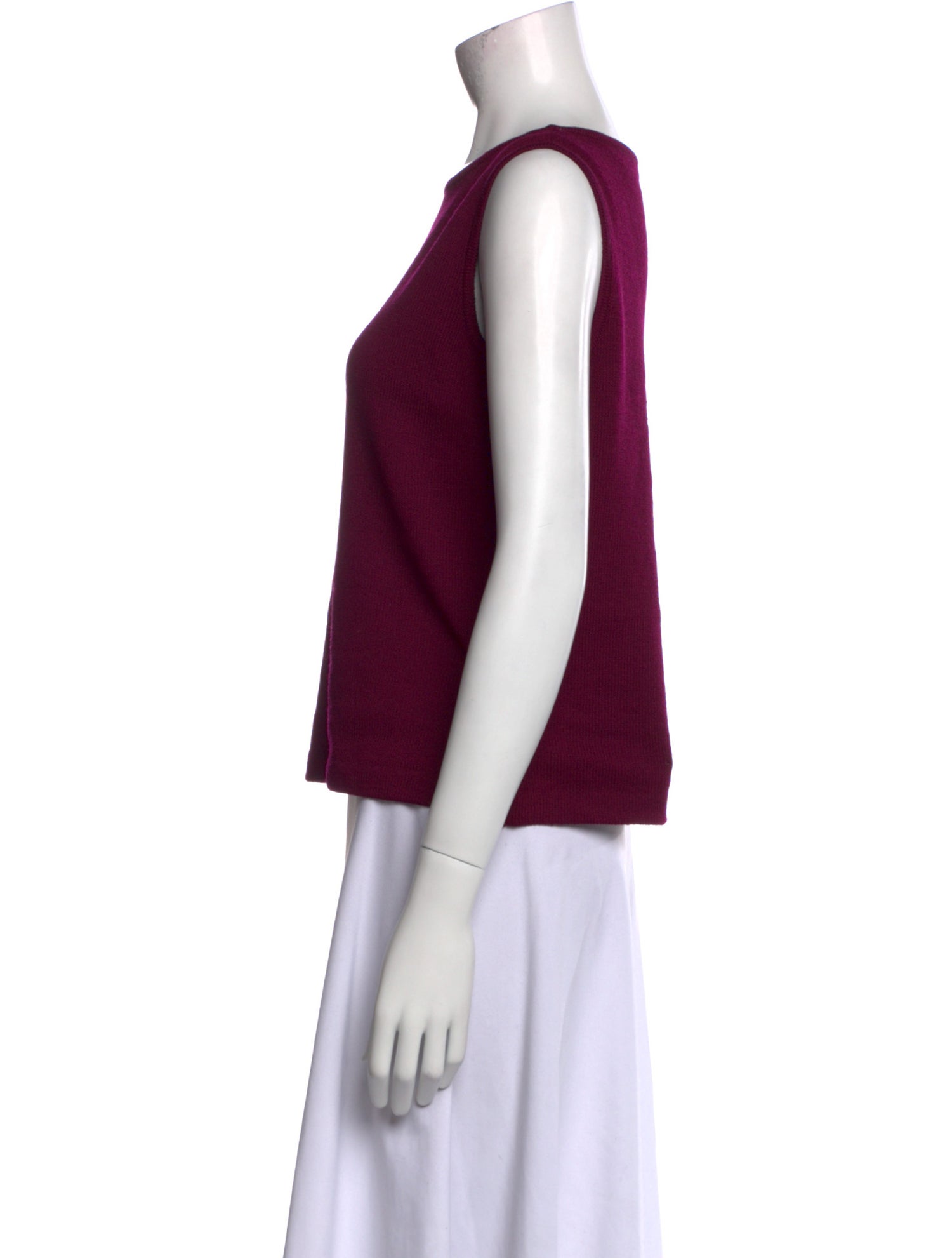 St. John Bateau Neckline Sleeveless Top