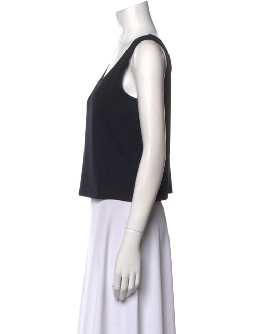 St. John Scoop Neck Sleeveless Crop Top