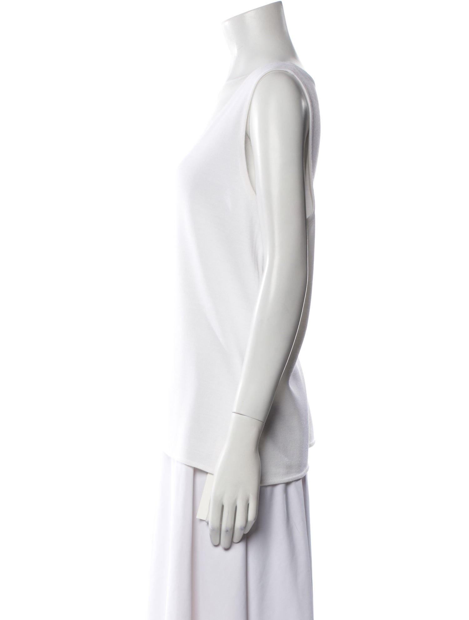 St. John V-Neck Sleeveless Top