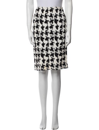St. John Houndstooth Print Knee-Length Skirt
