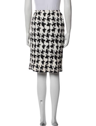 St. John Houndstooth Print Knee-Length Skirt