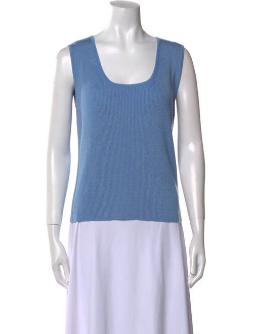 St. John Scoop Neck Sleeveless Top