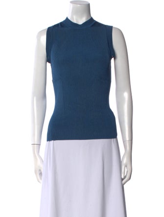 St. John Crew Neck Sleeveless Top