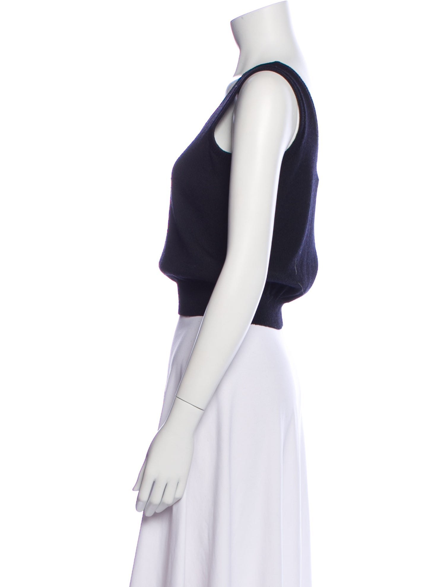 St. John Scoop Neck Sleeveless Crop Top