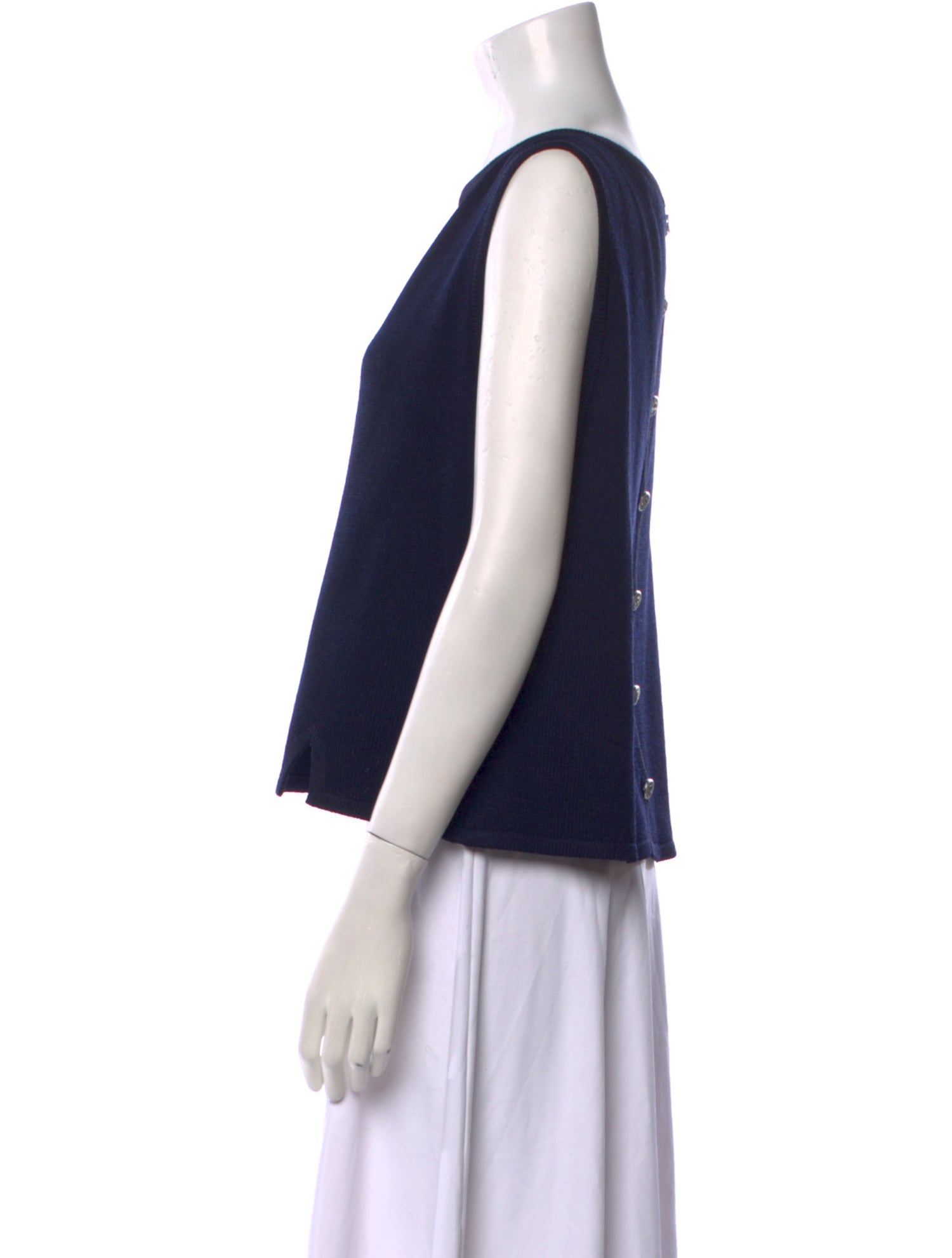 St. John Bateau Neckline Sleeveless Top