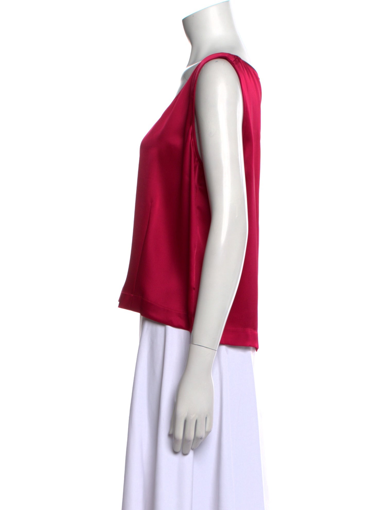 St. John Scoop Neck Sleeveless Crop Top