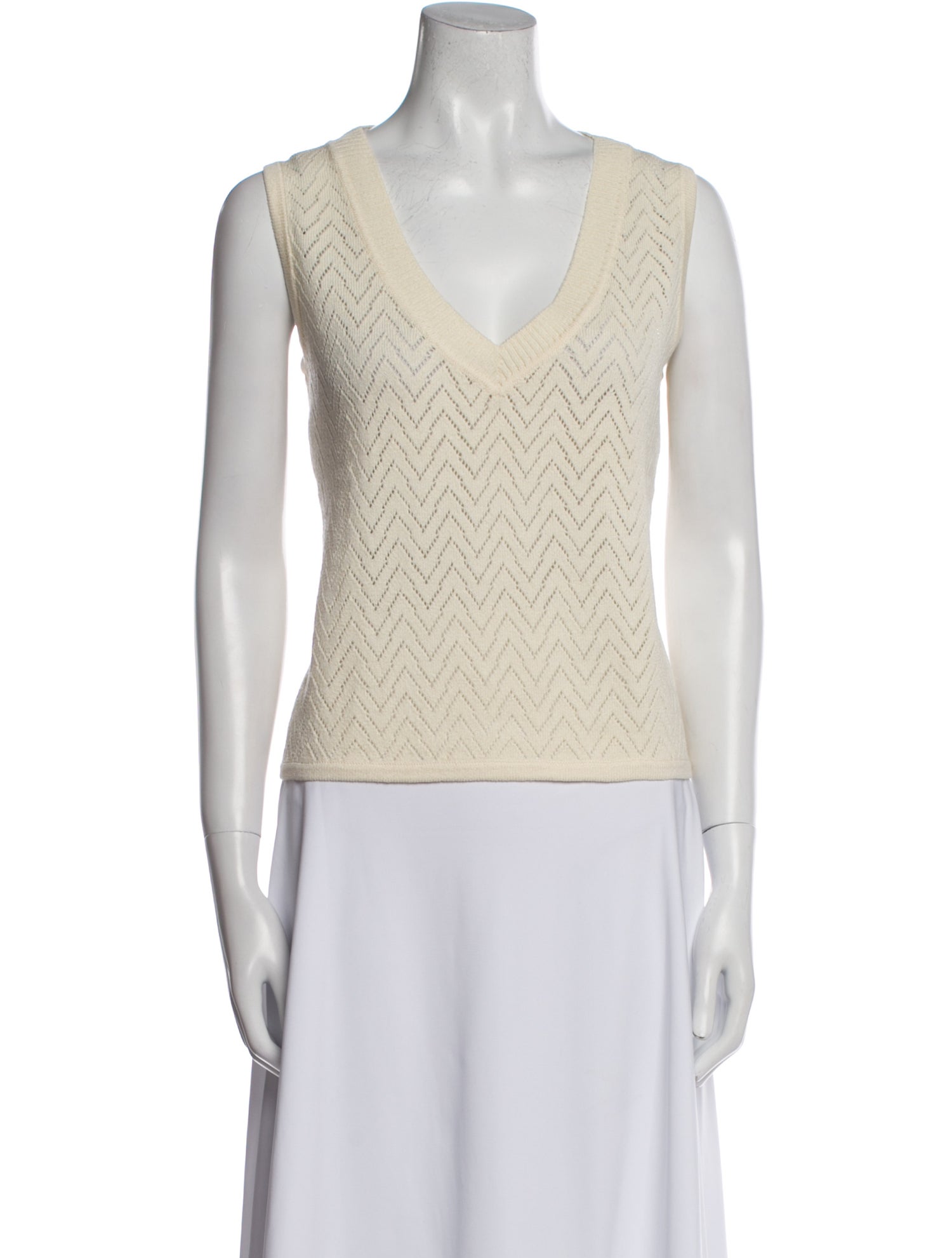 St. John V-Neck Sleeveless Top