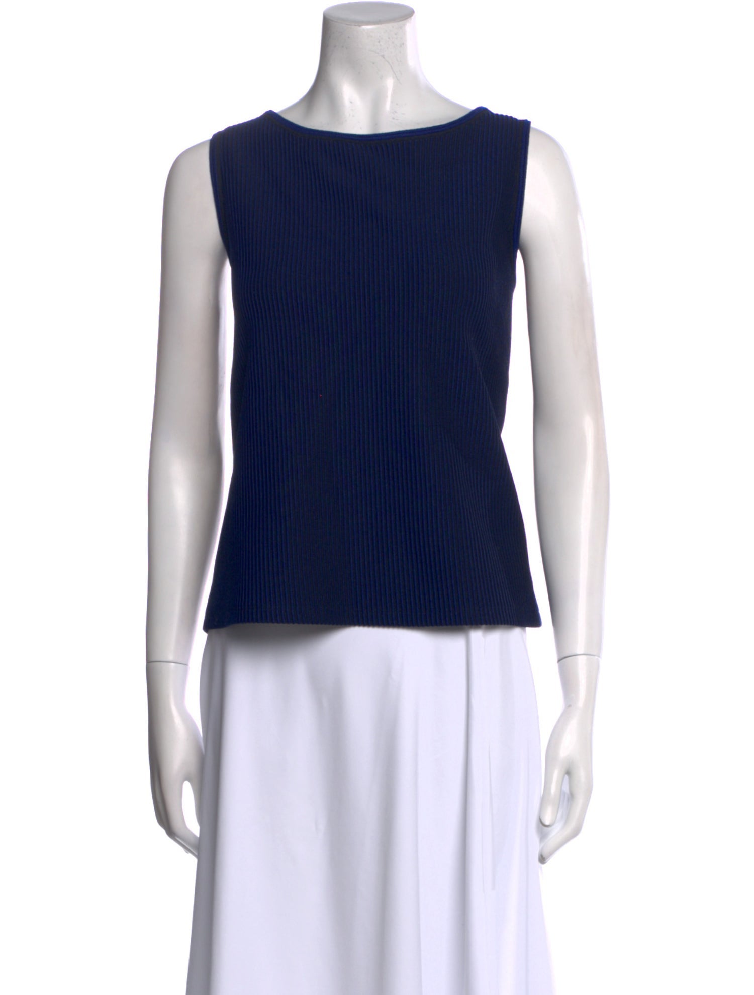 St. John Bateau Neckline Sleeveless Top