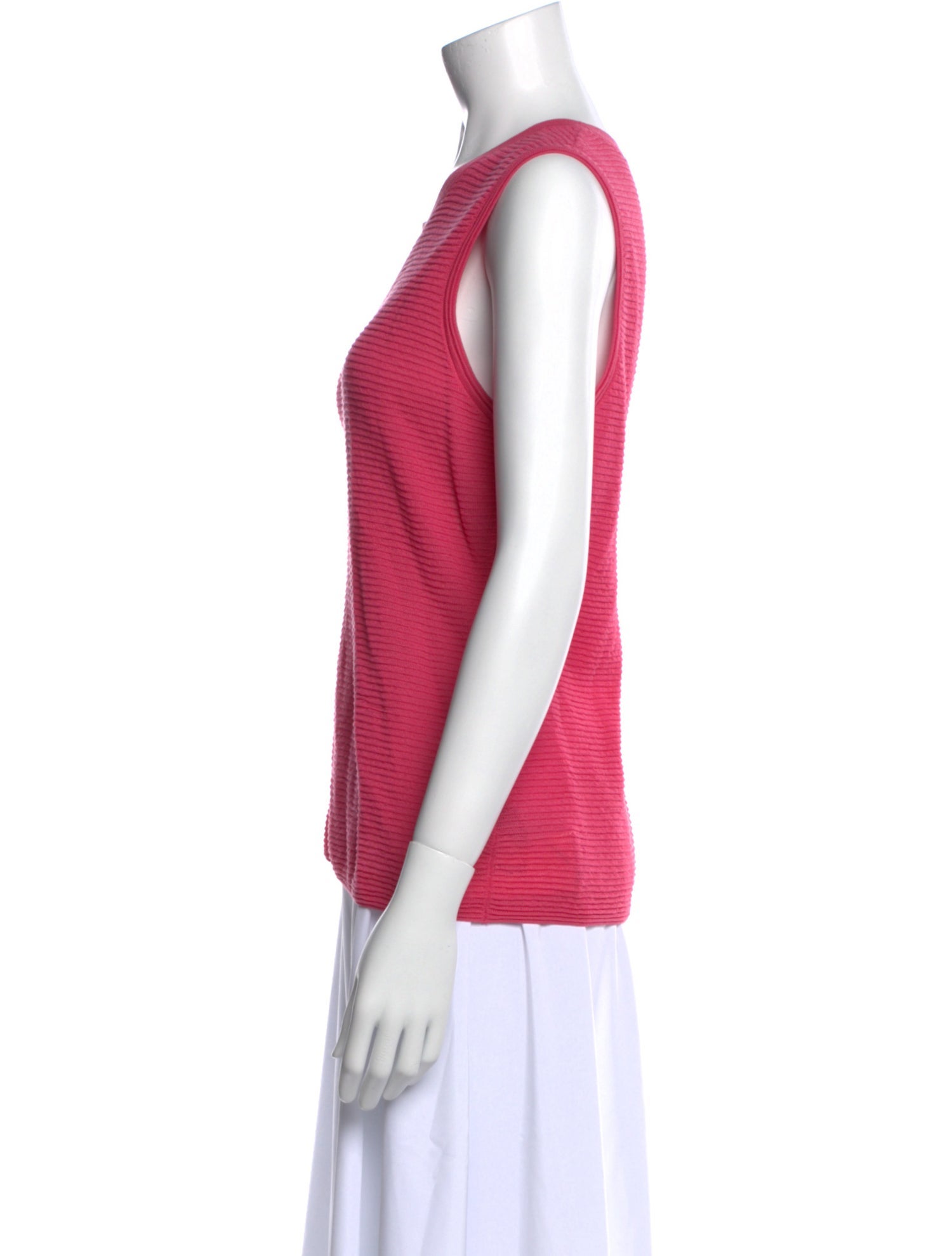 St. John Crew Neck Sleeveless Top