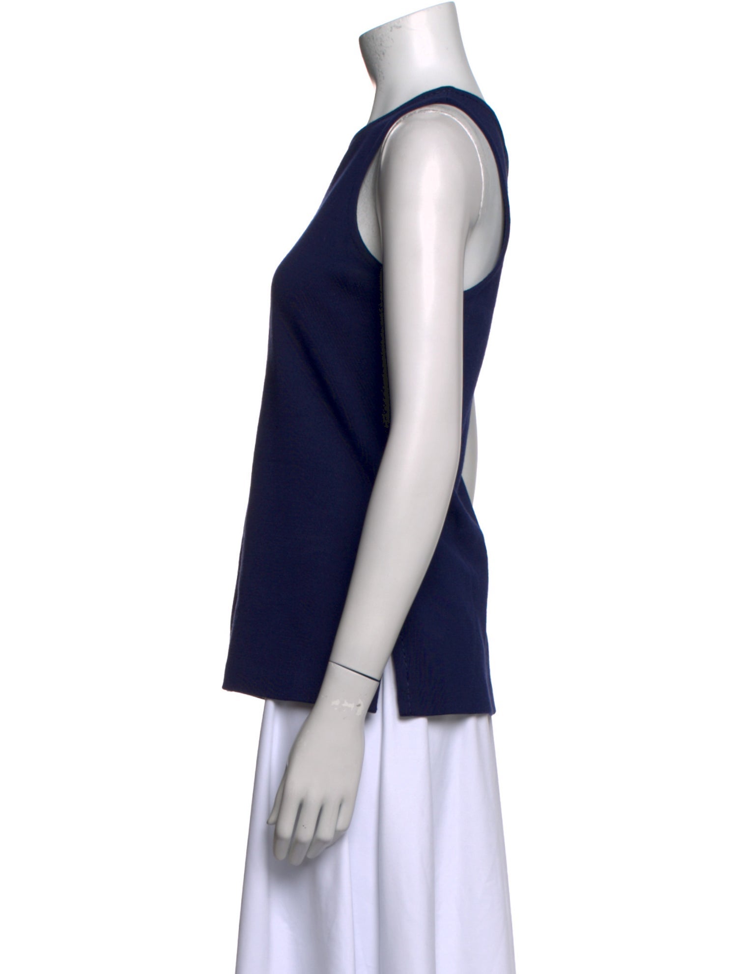 St. John Bateau Neckline Sleeveless Top