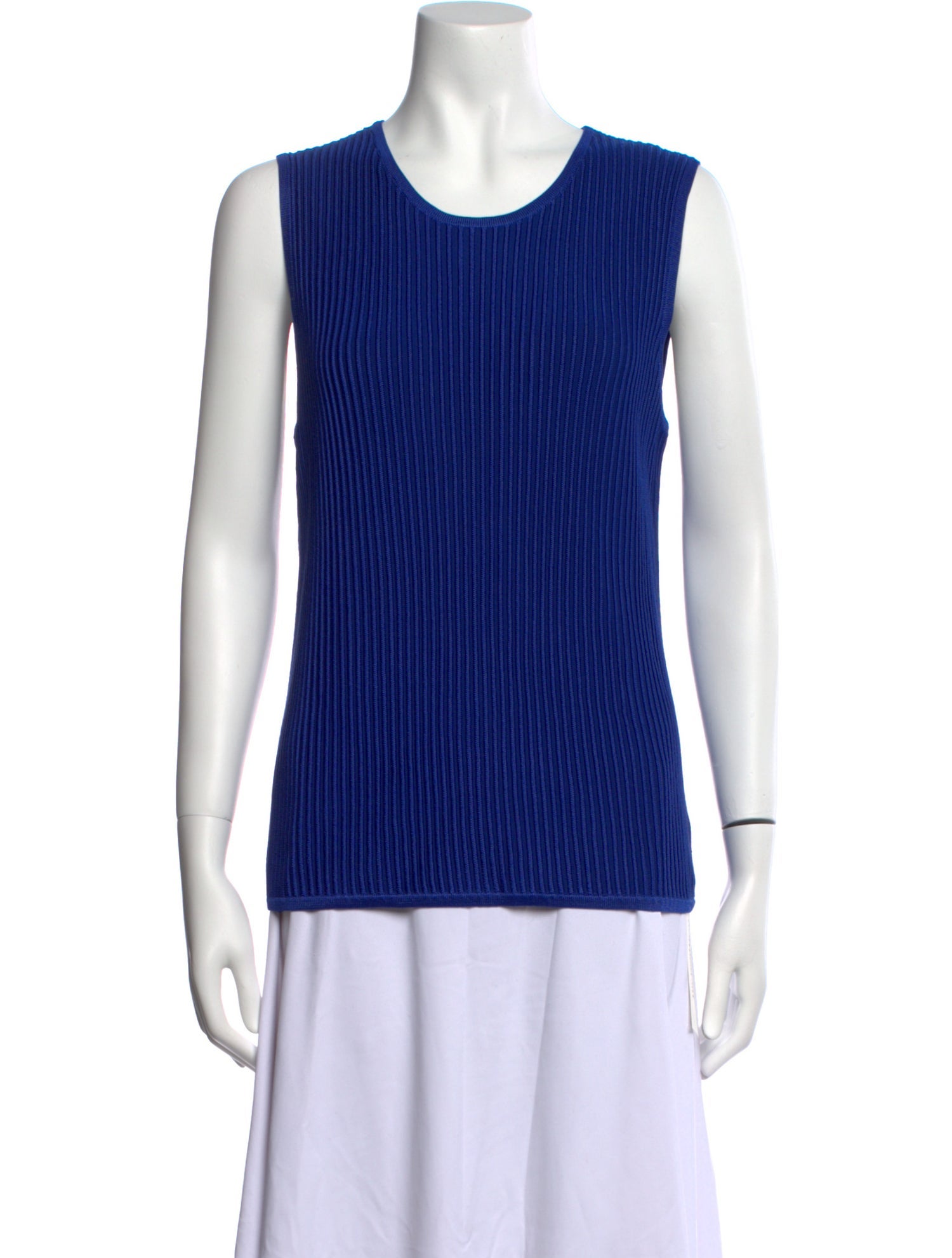 St. John Crew Neck Sleeveless Top