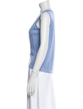 St. John Scoop Neck Sleeveless Top