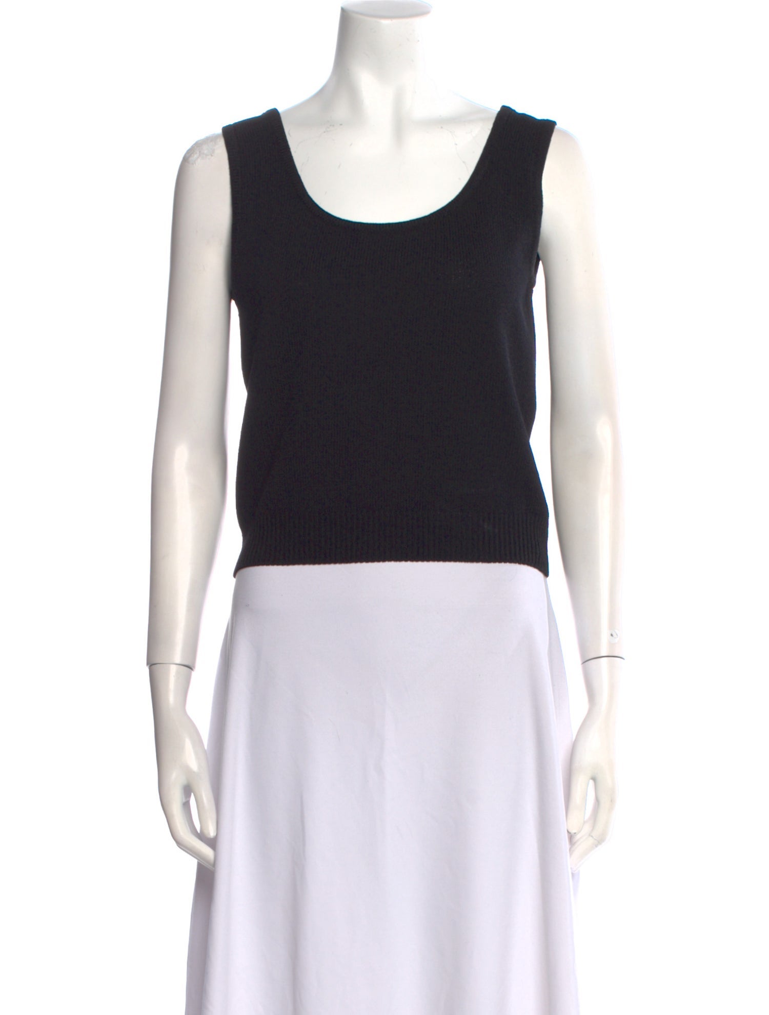 St. John Scoop Neck Sleeveless Crop Top