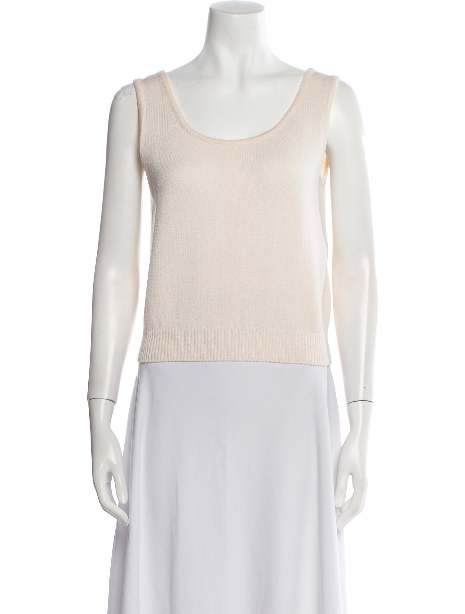 St. John Scoop Neck Sleeveless Crop Top