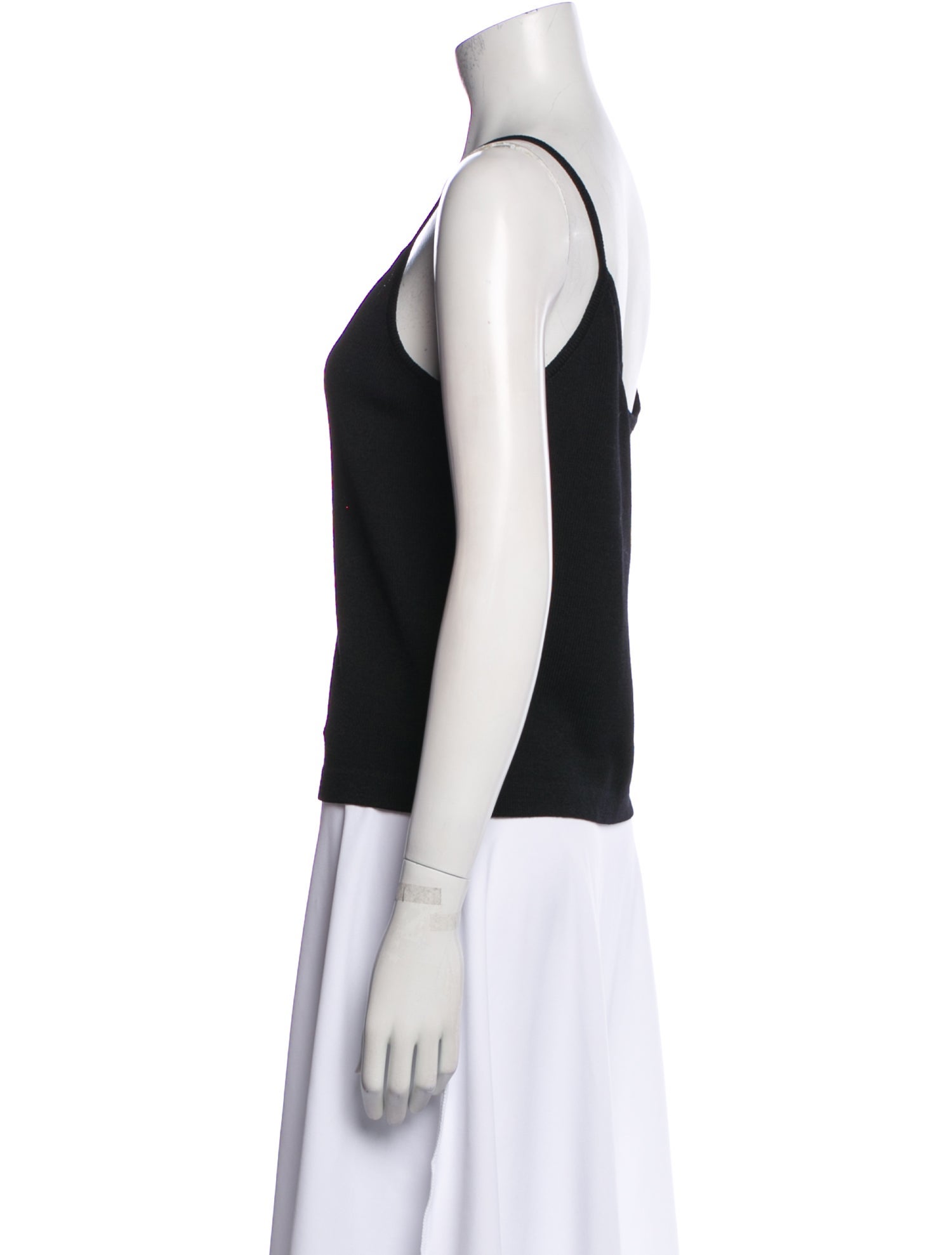 St. John V-Neck Sleeveless Top