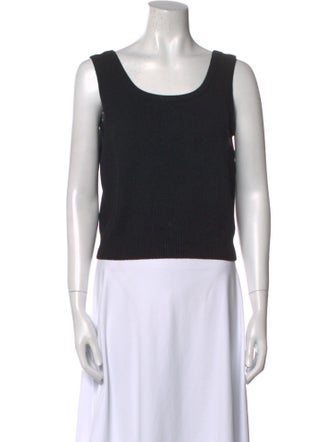 St. John Scoop Neck Sleeveless Crop Top