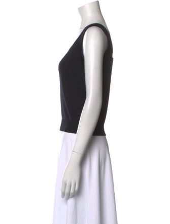 St. John Scoop Neck Sleeveless Crop Top