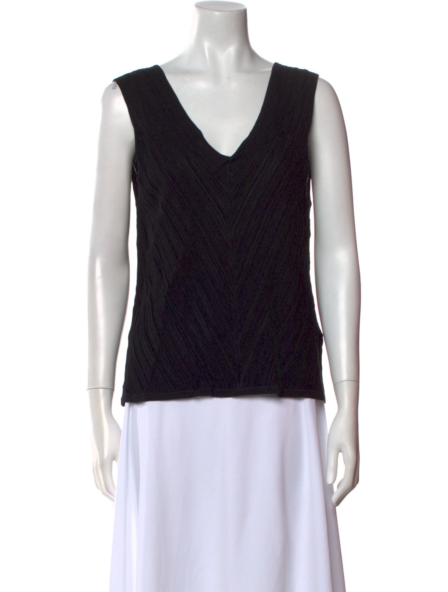 St. John V-Neck Sleeveless Top