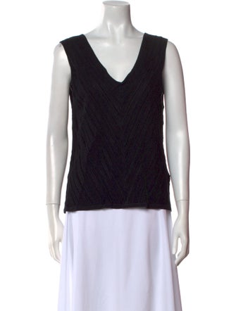St. John V-Neck Sleeveless Top