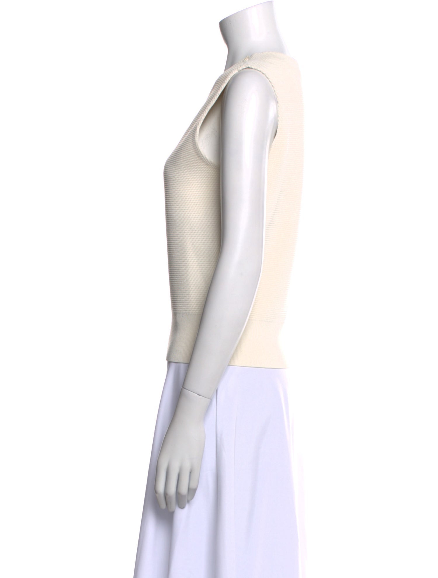 St. John Crew Neck Sleeveless Top
