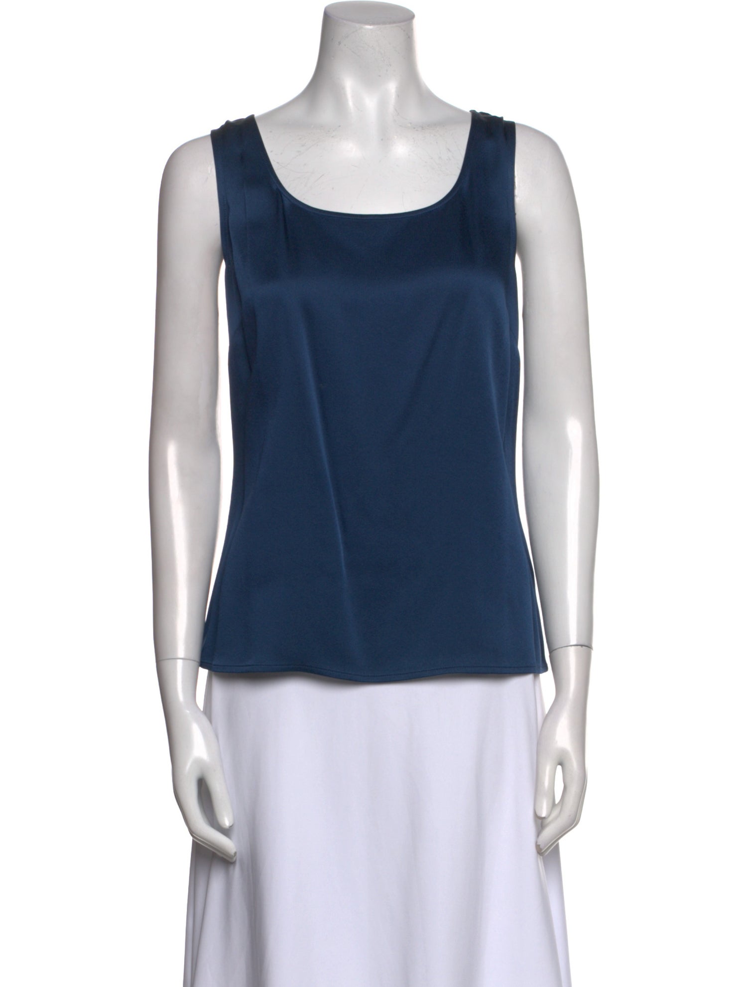 St. John Scoop Neck Sleeveless Top