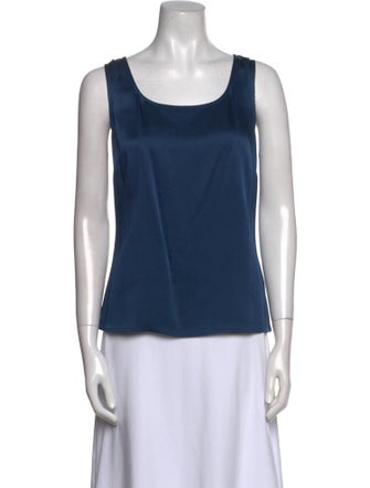 St. John Scoop Neck Sleeveless Top