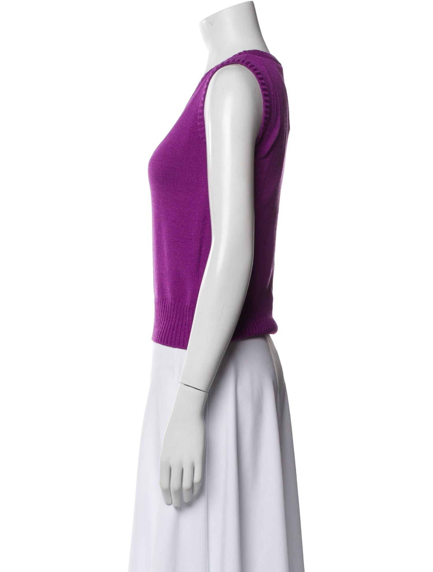 St. John Scoop Neck Sleeveless Top