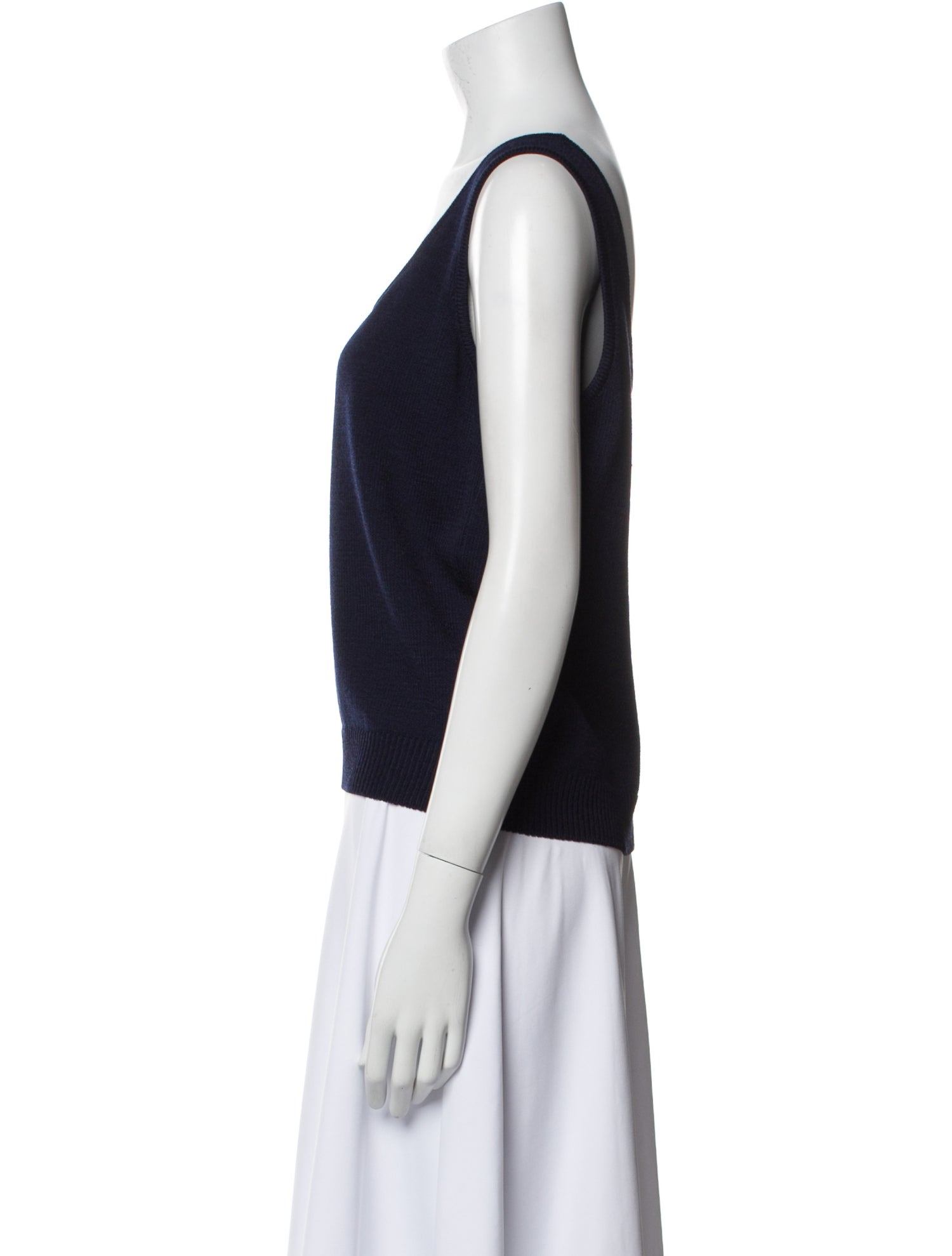 St. John Scoop Neck Sleeveless Top