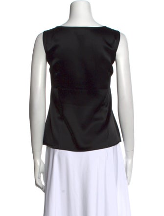 St. John Scoop Neck Sleeveless Top